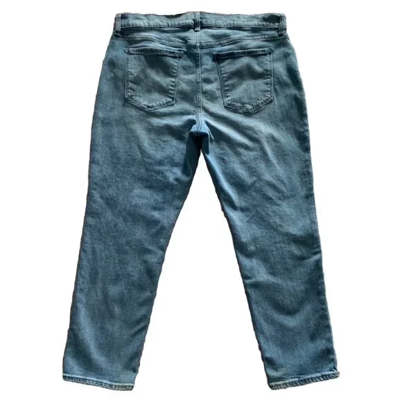 OLD NAVY Women's Clean Garcia Boyfriend Mid-Rise Straight Ankle Jeans Sz 14 - Picture 7 of 7